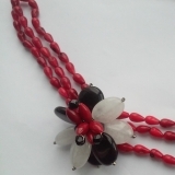 Ожерелье "Цветок на кораллах"